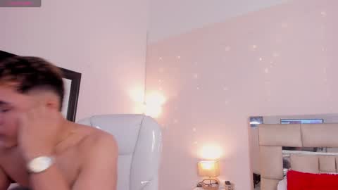 Snapshot of saraandstiven chatting on 8, 2, 2025 Sara And Stiven online show from 8, 2, 2025