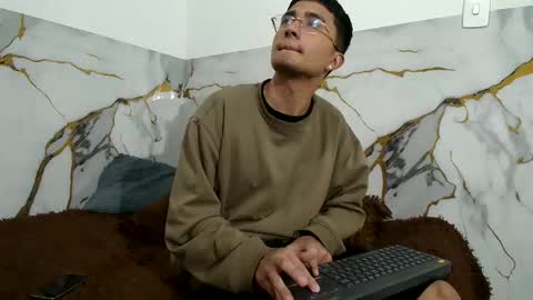 Snapshot of saraandthomas chatting on 22, 2, 2026 sara and thomas online show from 22, 2, 2026