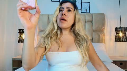 Snapshot of sarablonde_t chatting on 21, 3, 2026 sarablonde_t online show from 21, 3, 2026