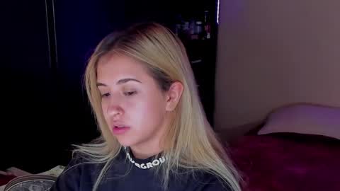 saradiazxxx online show from 25, 4, 2026