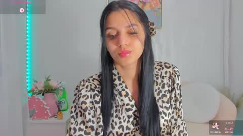 Snapshot of sarah_blake_ chatting on 18, 5, 2026 Sara online show from 18, 5, 2026