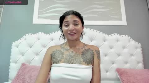 Snapshot of sarah_curtis chatting on 3, 12, 2024 Sarah online show from 3, 12, 2024