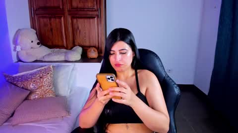 Sarah Independent model online show from 8, 1, 2025