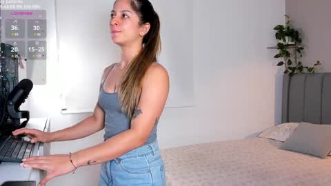 Snapshot of sarah_rayy chatting on 24, 1, 2025 sarah_rayy online show from 24, 1, 2025