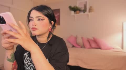   online show from 28, 10, 2025