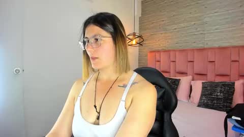 Sarah Deyvis online show from 17, 9, 2025