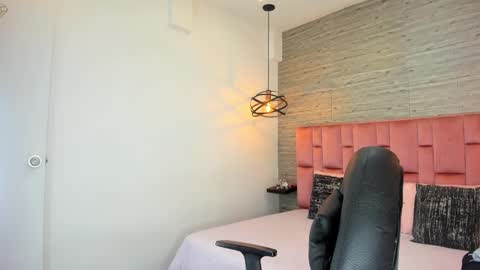 Sarah Deyvis online show from 19, 9, 2025