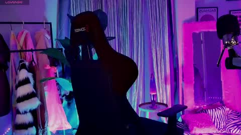 Divine Sarah NONUDE model online show from 20, 4, 2026