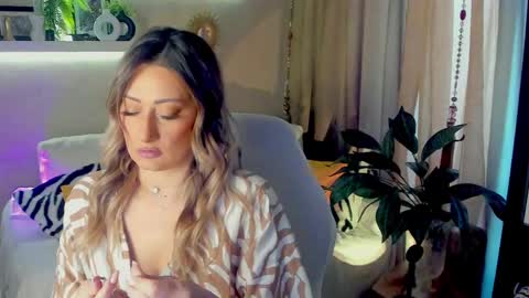 Snapshot of sarahholly chatting on 10, 5, 2026 Divine Sarah NONUDE model online show from 10, 5, 2026