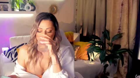 Snapshot of sarahholly chatting on 10, 5, 2026 Divine Sarah NONUDE model online show from 10, 5, 2026