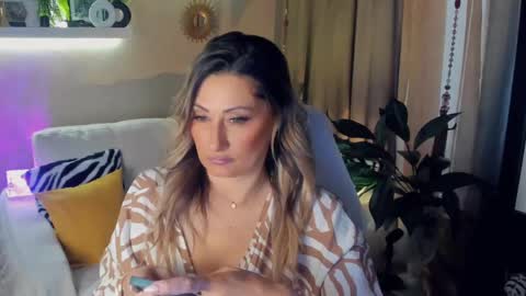 Snapshot of sarahholly chatting on 14, 5, 2026 Divine Sarah NONUDE model online show from 14, 5, 2026
