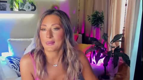 Divine Sarah NONUDE model online show from 30, 6, 2026