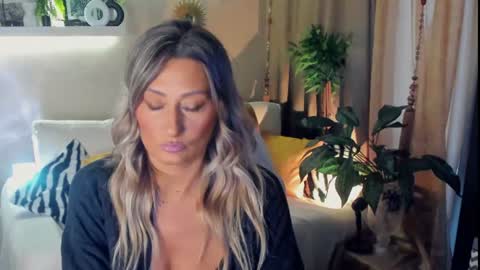 Divine Sarah NONUDE model online show from 17, 7, 2026