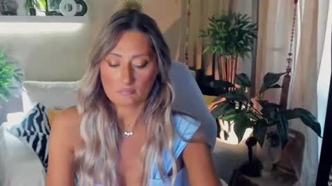 Divine Sarah NONUDE model online show from 22, 7, 2026