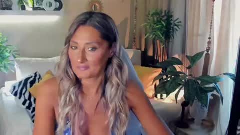 Divine Sarah NONUDE model online show from 26, 7, 2026
