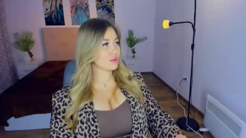 Snapshot of sarahmils chatting on 17, 1, 2025 Sarah online show from 17, 1, 2025