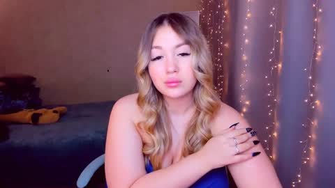 Snapshot of sarahmils chatting on 4, 3, 2025 Sarah online show from 4, 3, 2025