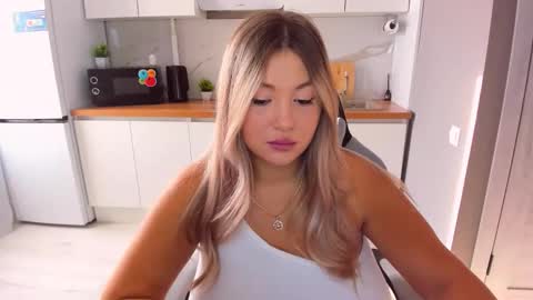 Snapshot of sarahmils chatting on 16, 9, 2025 Sarah online show from 16, 9, 2025