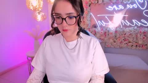 Sarah Rhodes online show from 6, 1, 2026