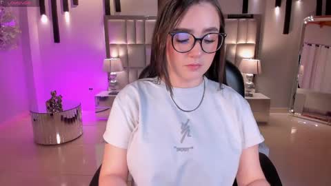 Sarah Rhodes online show from 15, 4, 2026