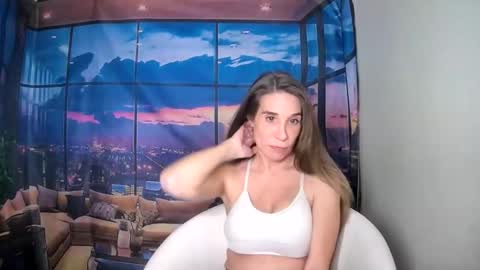 Snapshot of sarahstarr20 chatting on 21, 12, 2025 SarahStarr online show from 21, 12, 2025