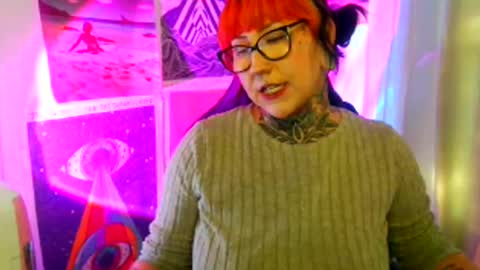 Sarah T online show from 9, 10, 2025