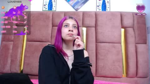 Snapshot of sarai_petite_ chatting on 18, 12, 2024 SARAI online show from 18, 12, 2024