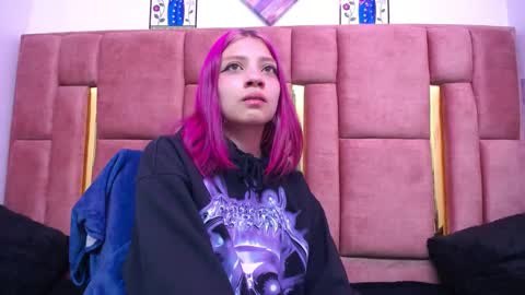 Snapshot of sarai_petite_ chatting on 21, 12, 2024 SARAI online show from 21, 12, 2024