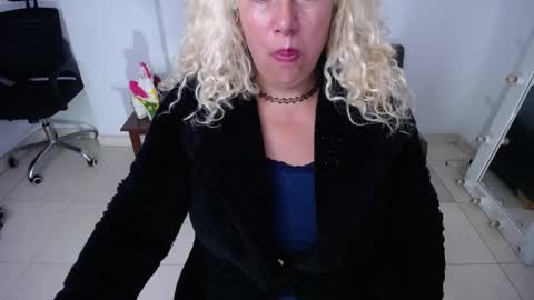 Snapshot of saralovens chatting on 9, 11, 2025 Saraloves online show from 9, 11, 2025