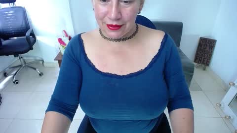 Snapshot of saralovens chatting on 9, 11, 2025 Saraloves online show from 9, 11, 2025