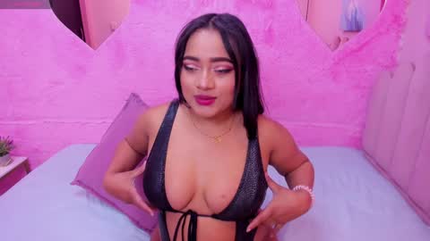 Snapshot of saramagiic chatting on 8, 1, 2025 online show from 8, 1, 2025