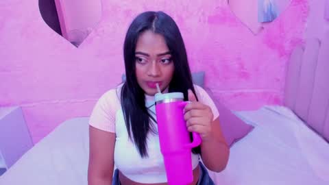 Snapshot of saramagiic chatting on 26, 1, 2025 online show from 26, 1, 2025