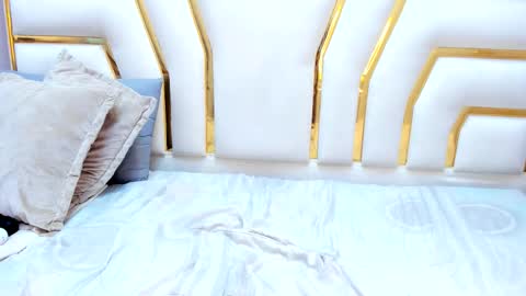 Snapshot of saramagiic chatting on 17, 9, 2025 online show from 17, 9, 2025