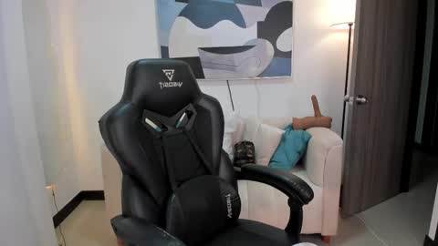 I am Sara  online show from 24, 11, 2025