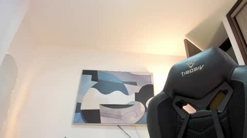 I am Sara  online show from 21, 4, 2026