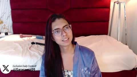 Snapshot of sarasaenz_99 chatting on 6, 3, 2025 Sara online show from 6, 3, 2025