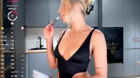 Snapshot of sarashineee chatting on 24, 6, 2026 Sara online show from 24, 6, 2026