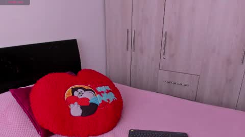 Snapshot of sarasweet_4 chatting on 10, 6, 2026 Sara online show from 10, 6, 2026