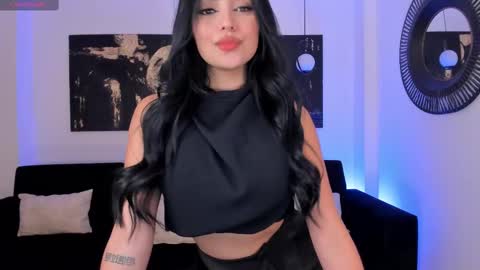 Sara Winstone online show from 12, 2, 2025