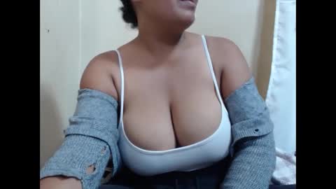 Snapshot of saronette chatting on 9, 4, 2026 saronette online show from 9, 4, 2026