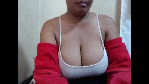 Snapshot of saronette chatting on 10, 4, 2026 saronette online show from 10, 4, 2026