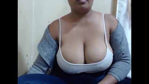 Snapshot of saronette chatting on 11, 5, 2026 saronette online show from 11, 5, 2026