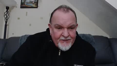 Snapshot of sarsapparilla chatting on 17, 11, 2025 Andy online show from 17, 11, 2025