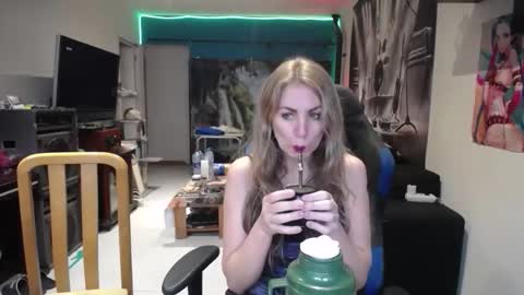 Giselle and Jay online show from 18, 11, 2025