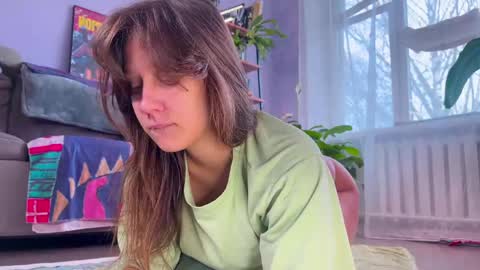 Alexandra Sasha in short online show from 5, 4, 2026