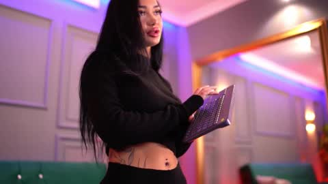 Snapshot of sashaferrera chatting on 16, 2, 2025 Dennise online show from 16, 2, 2025