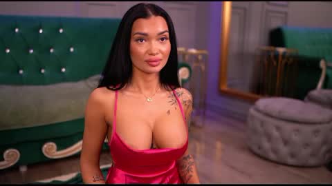 Snapshot of sashaferrera chatting on 25, 2, 2025 Dennise online show from 25, 2, 2025