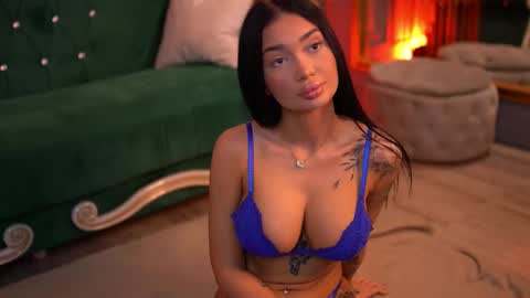 Snapshot of sashaferrera chatting on 8, 3, 2025 Dennise online show from 8, 3, 2025