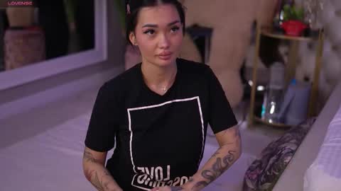 Snapshot of sashaferrera chatting on 26, 10, 2025 Dennise online show from 26, 10, 2025