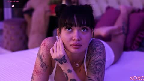 Snapshot of sashaferrera chatting on 28, 10, 2025 Dennise online show from 28, 10, 2025